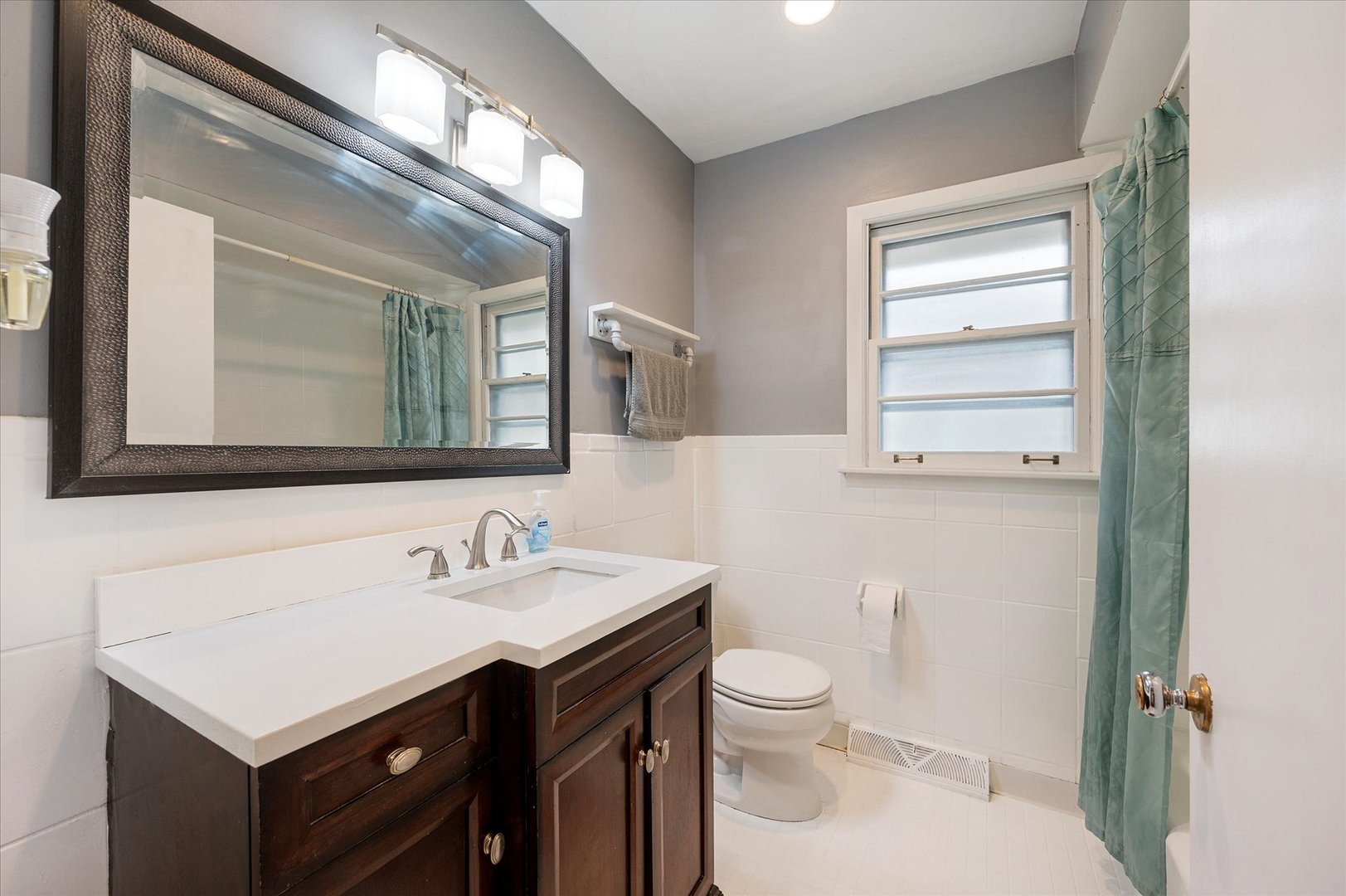 4443 Pershing Avenue Property Photo 8