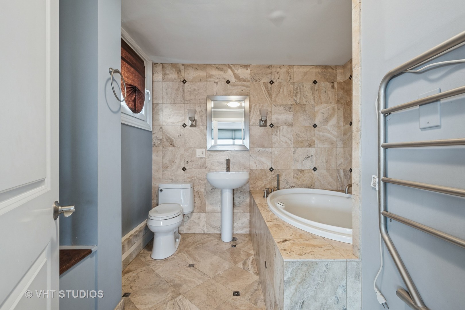 5740 N Sheridan Road 18d Property Photo 11