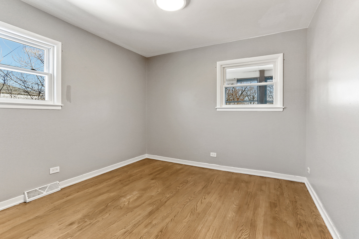 501 N Westmore Avenue Property Photo 9