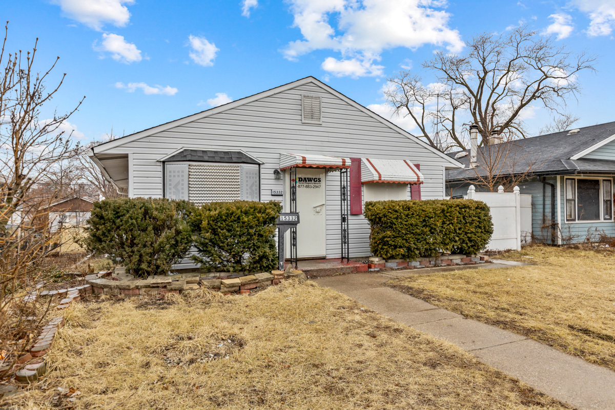 15332 Dante Avenue Property Photo