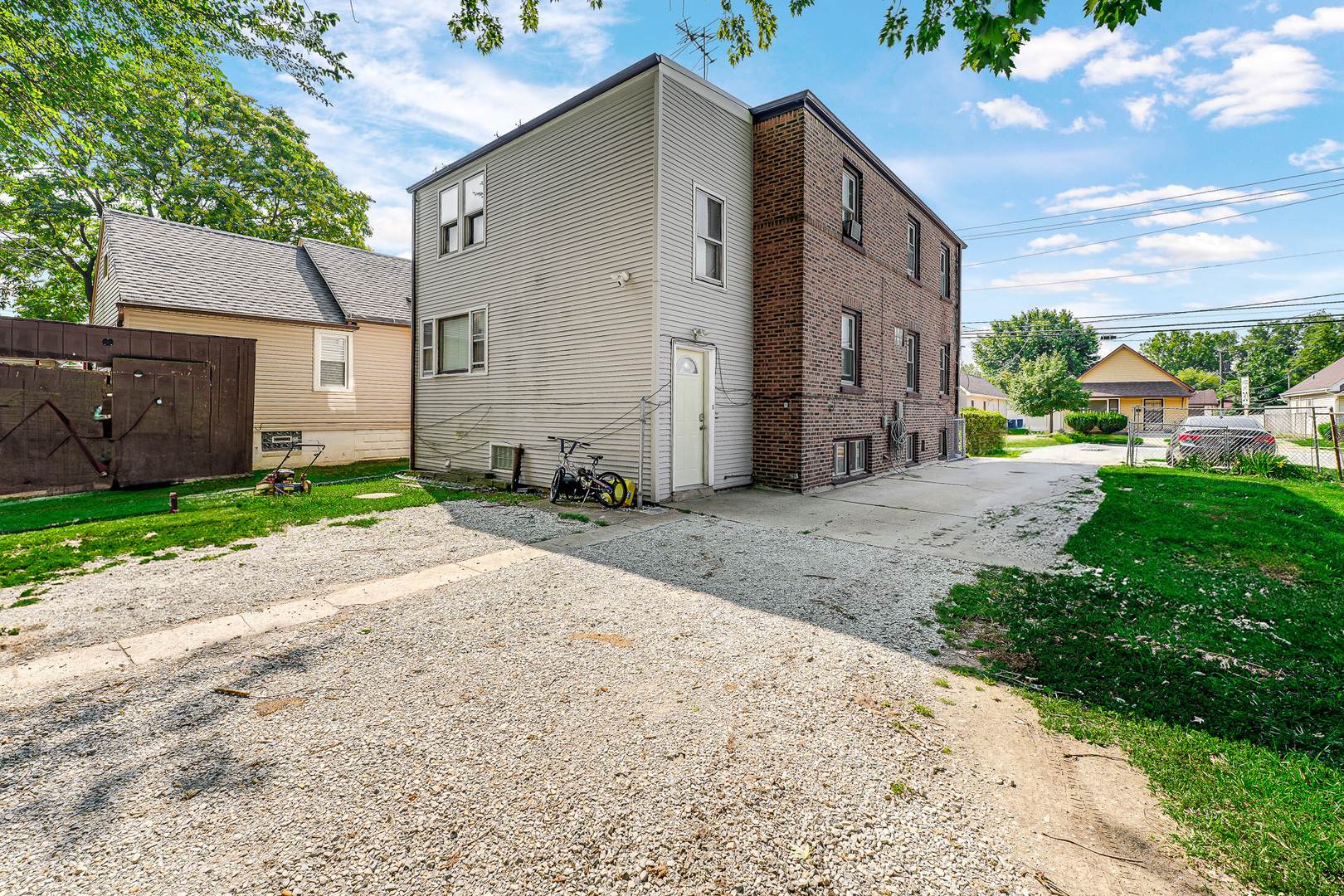 2014 Vermont Street Property Photo 3