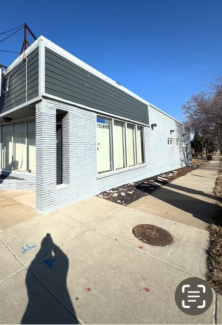 7000 W Archer Ave Property Photo