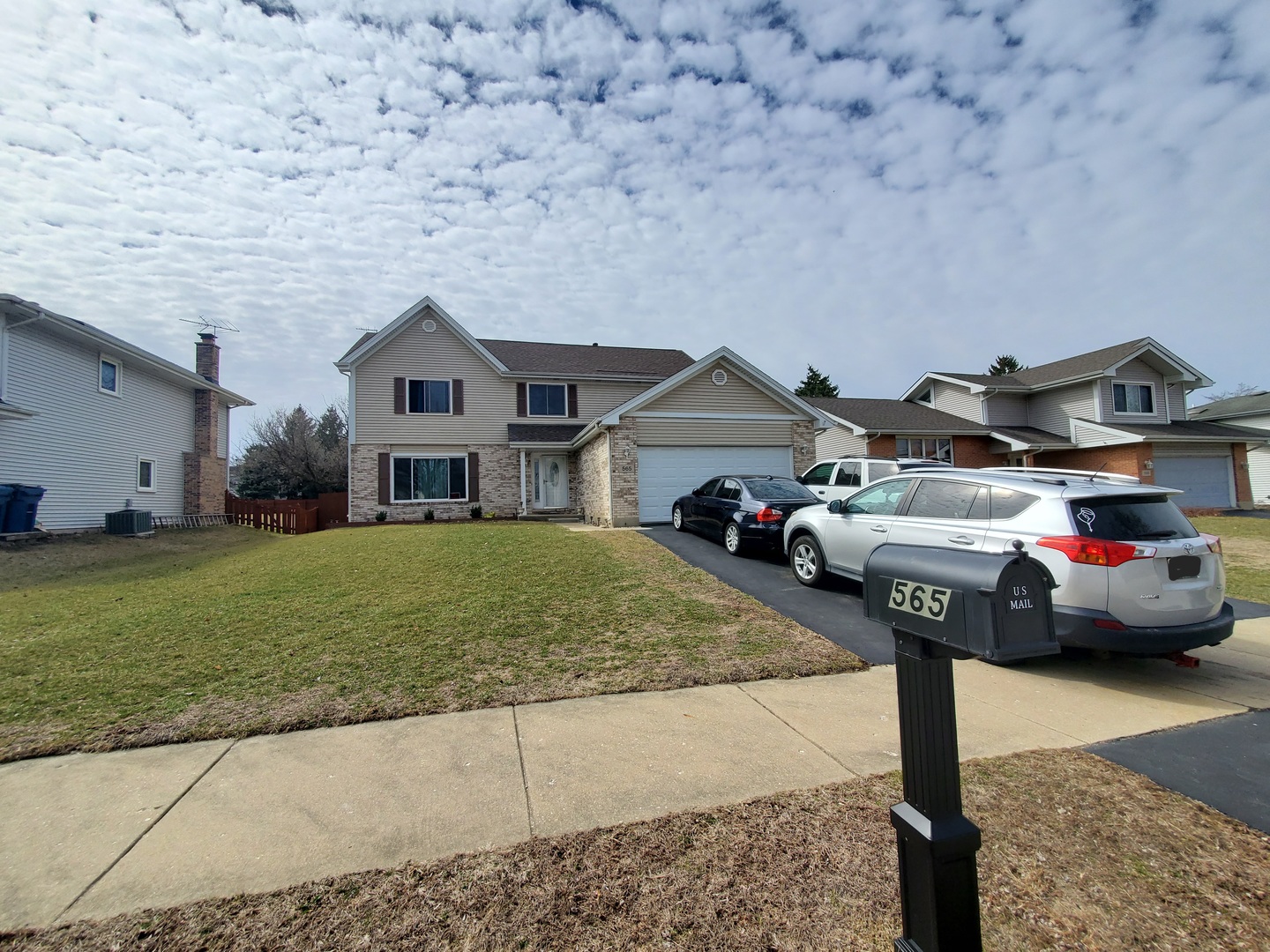 565 W Chester Court Property Photo