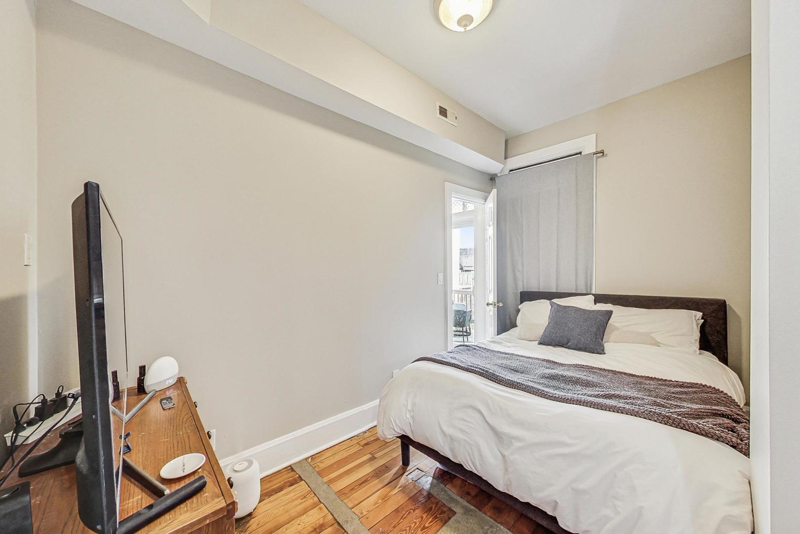 2021 W Haddon Avenue Property Photo 12