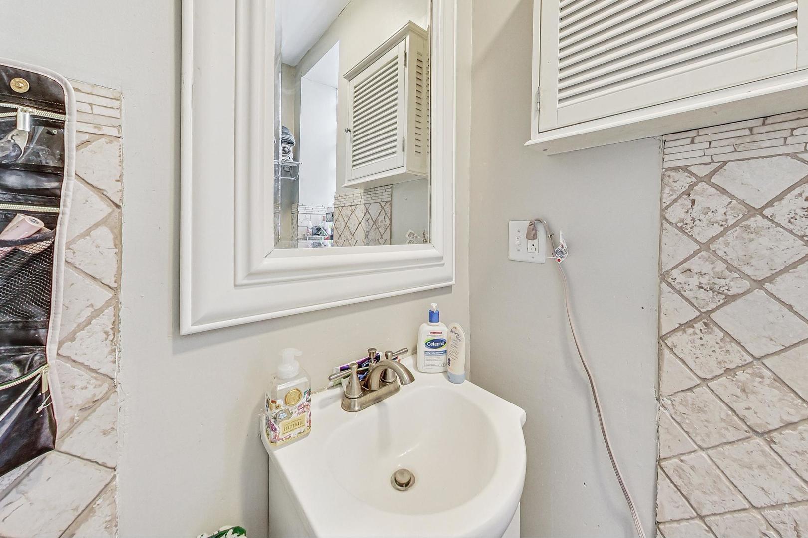 2021 W Haddon Avenue Property Photo 39
