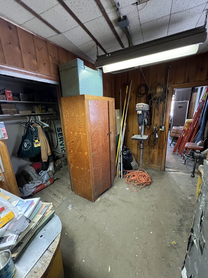 4387 N Elston Avenue Property Photo 6