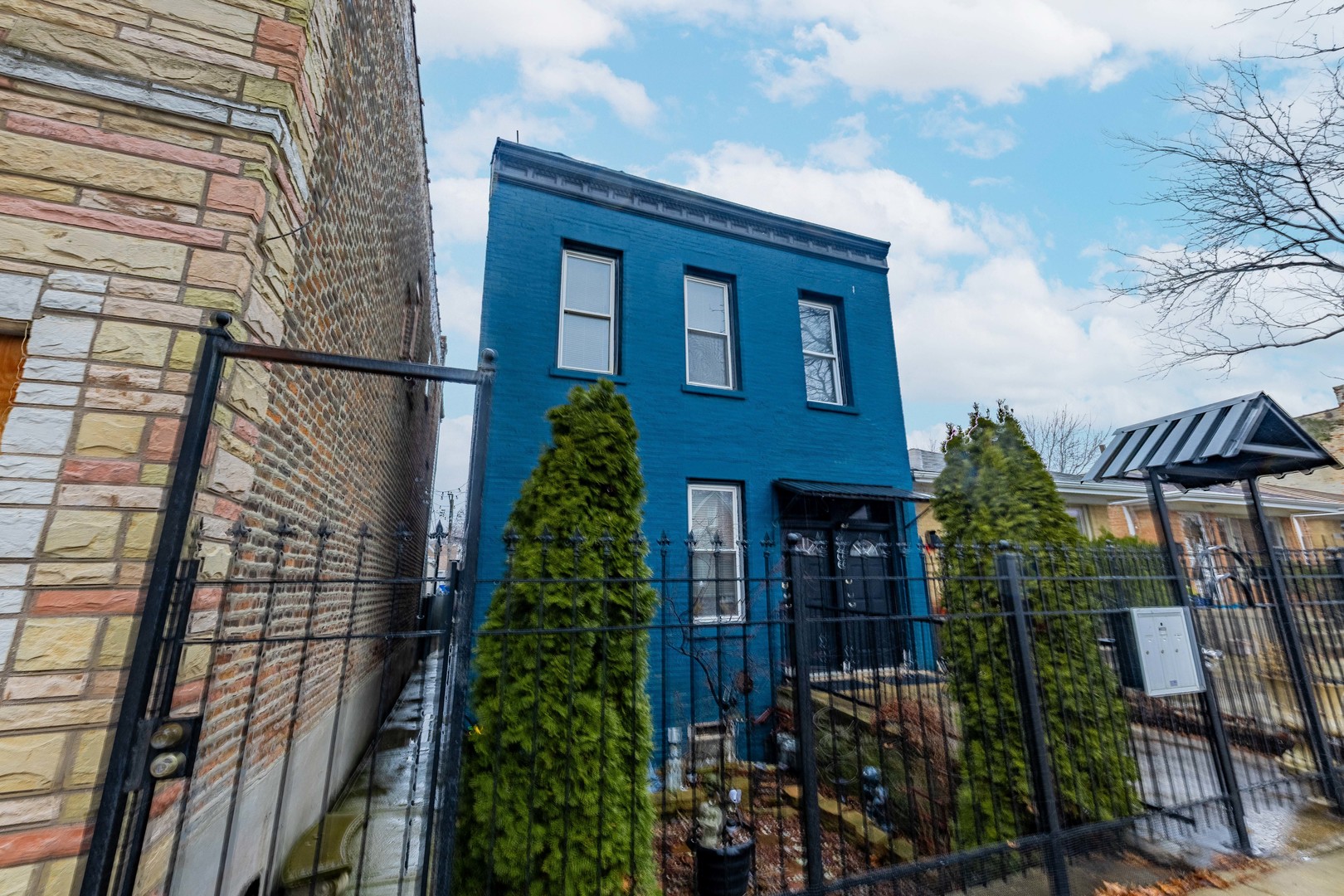 3266 S Bell Avenue Property Photo 1