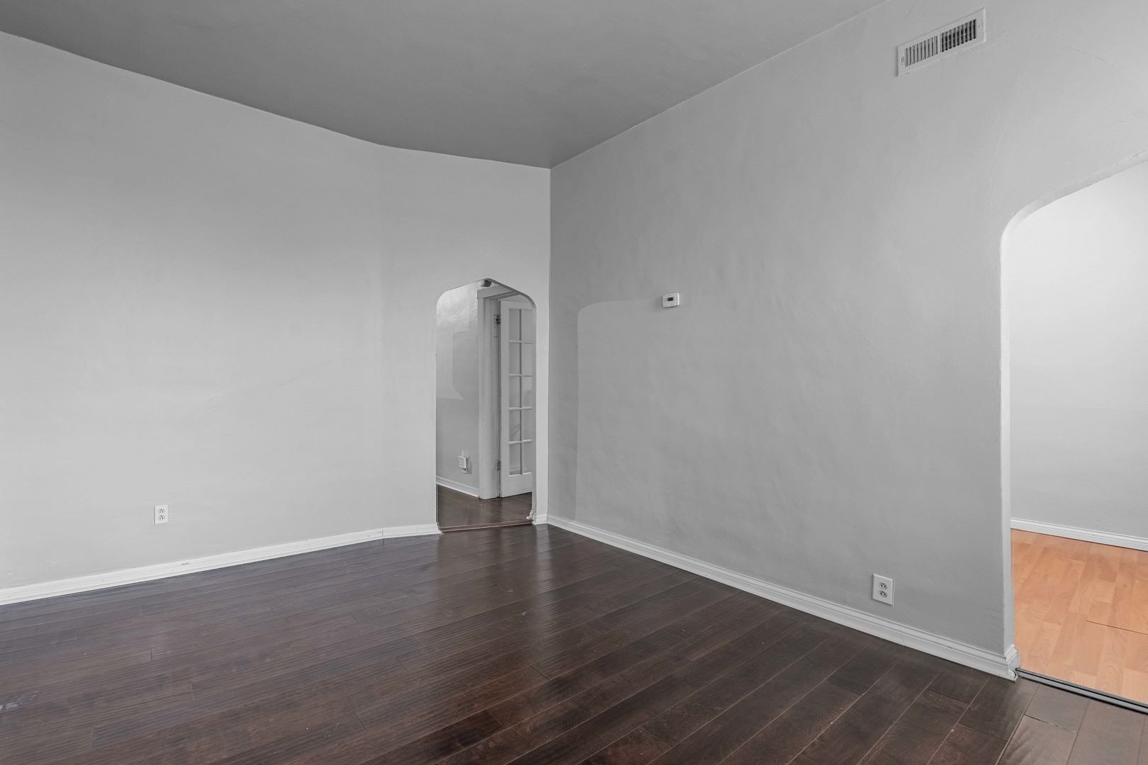 3266 S Bell Avenue Property Photo 5