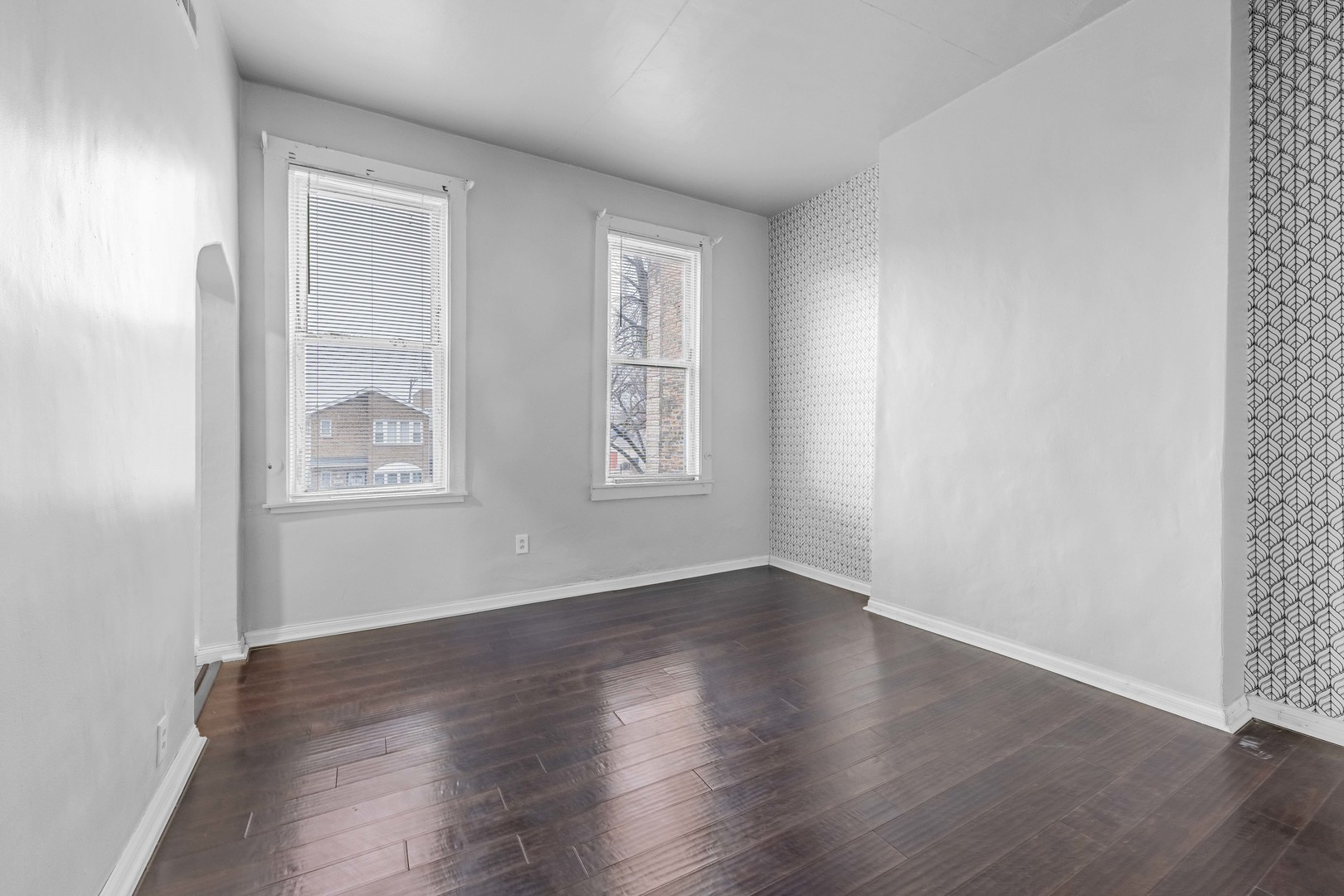 3266 S Bell Avenue Property Photo 6