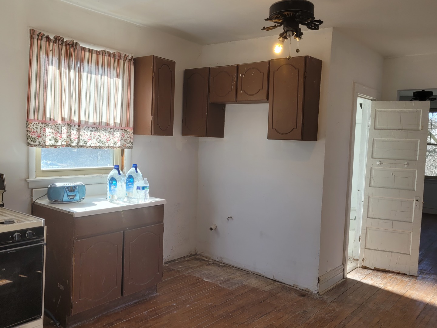 8405 S Baltimore Avenue Property Photo 4