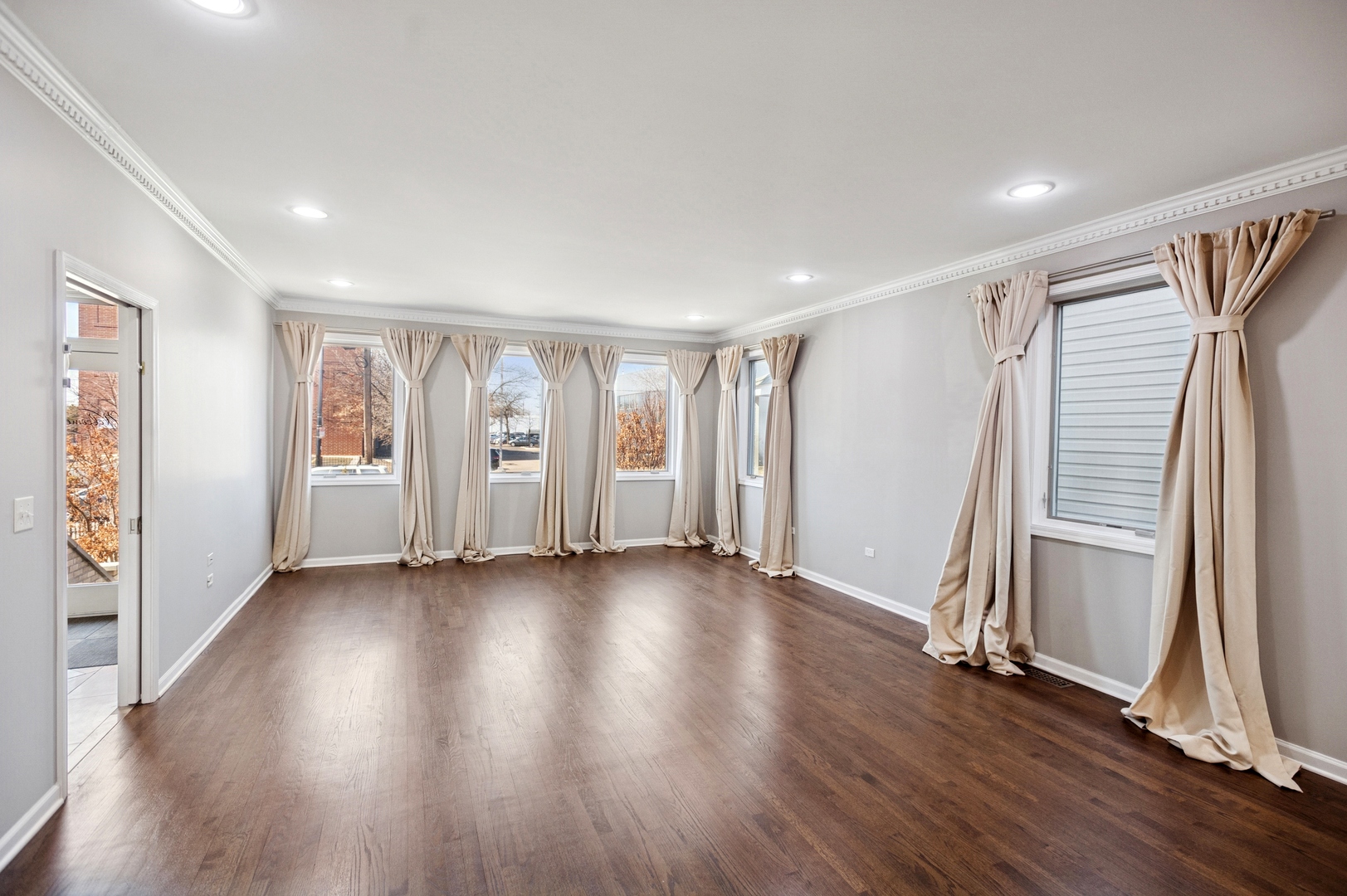 3423 N Kedzie Avenue Property Photo 3