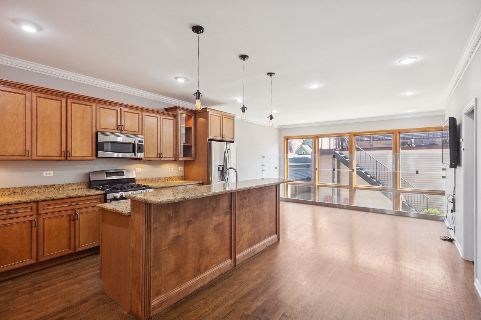 3423 N Kedzie Avenue Property Photo 12