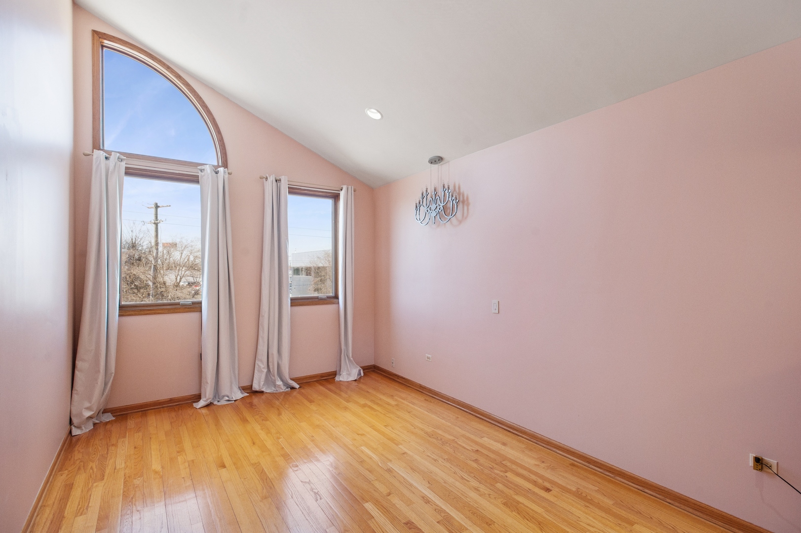 3423 N Kedzie Avenue Property Photo 27