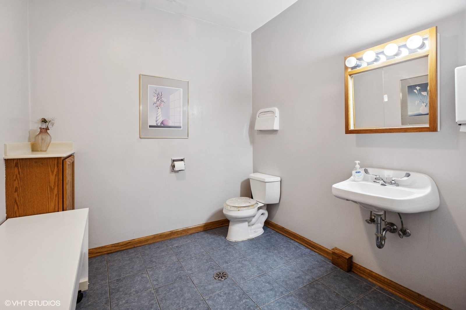 1471 W Irving Park Rd Property Photo 11