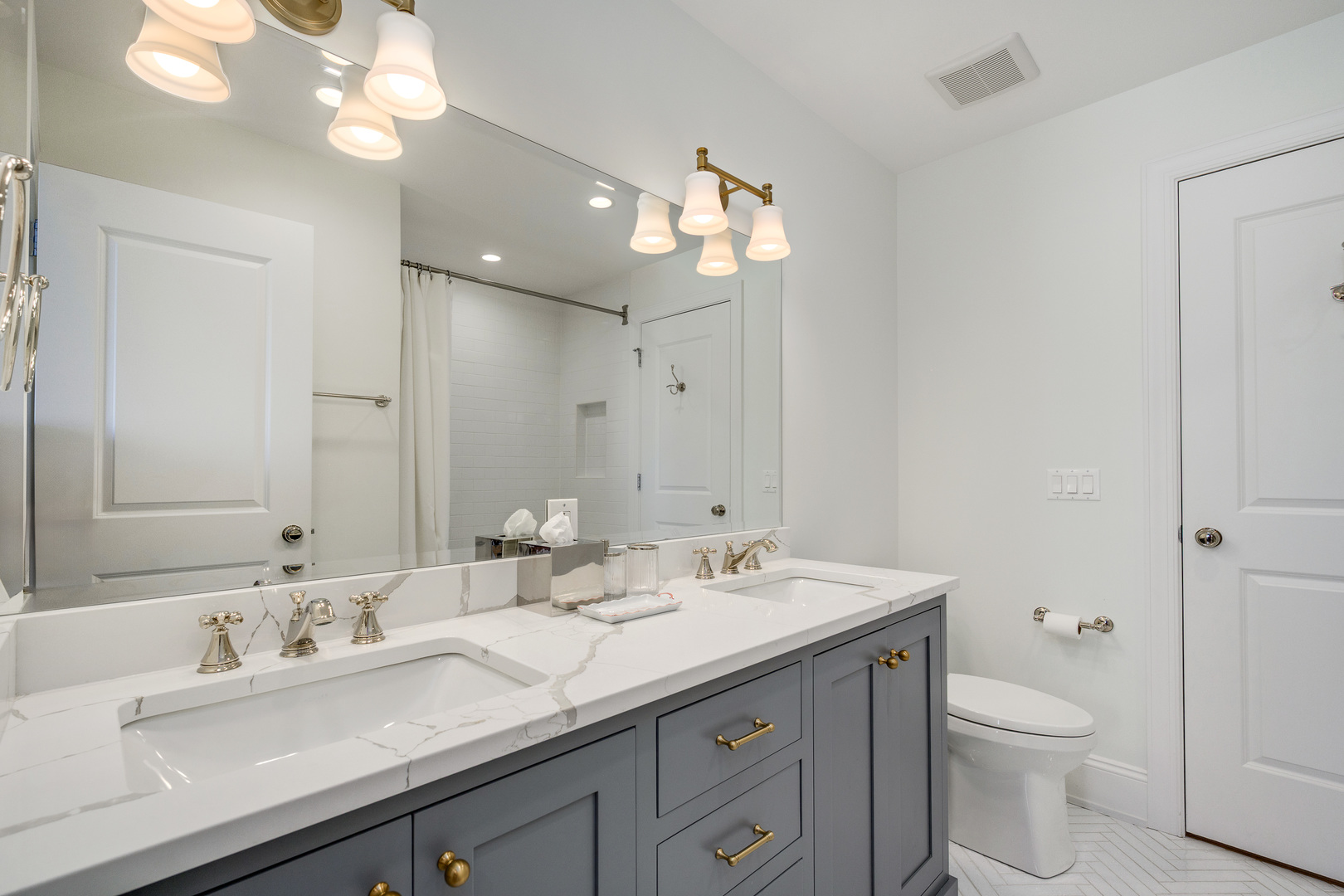2852 W Mclean Avenue Property Photo 26