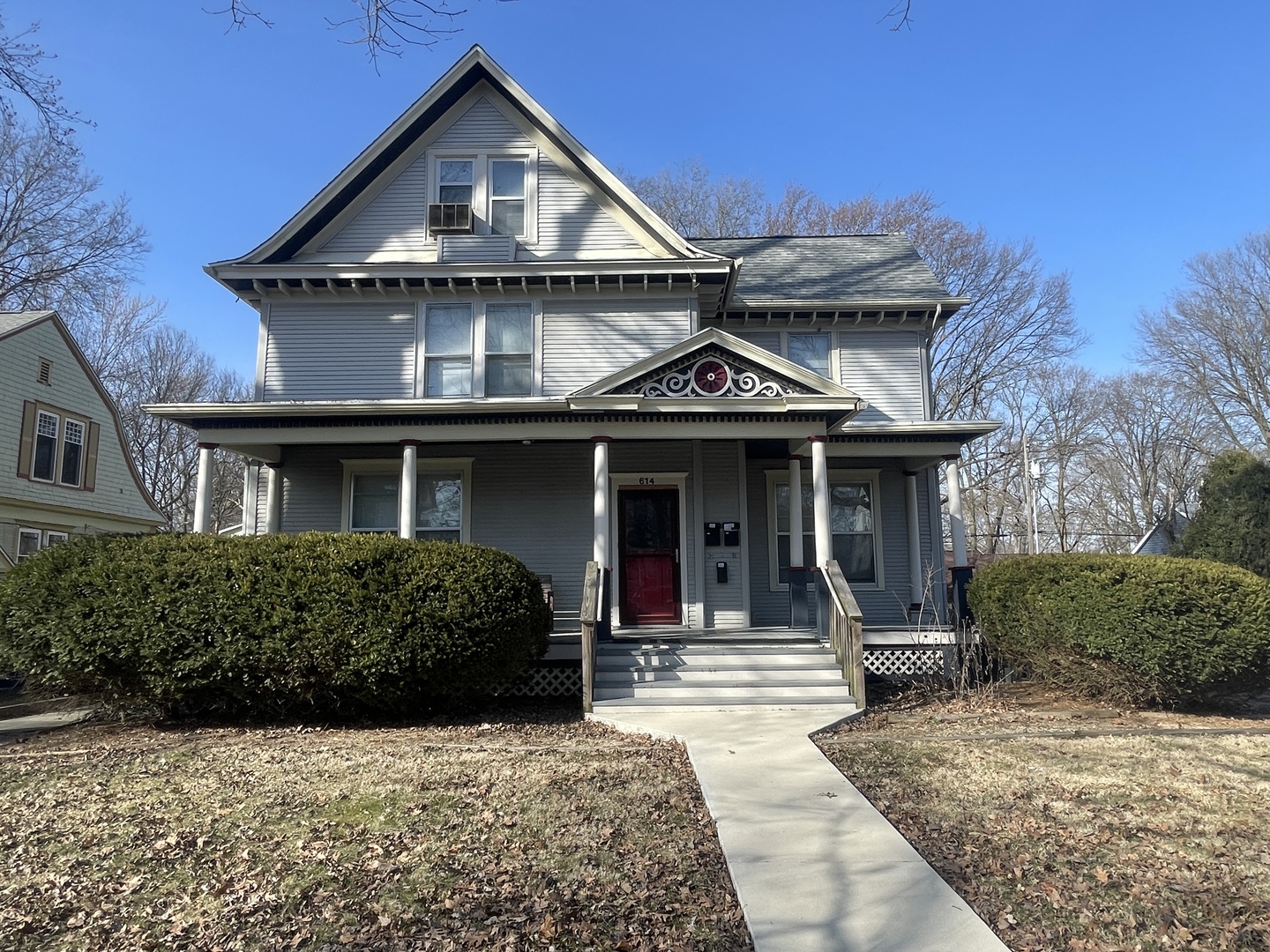 614 W Hill Street Property Photo 1