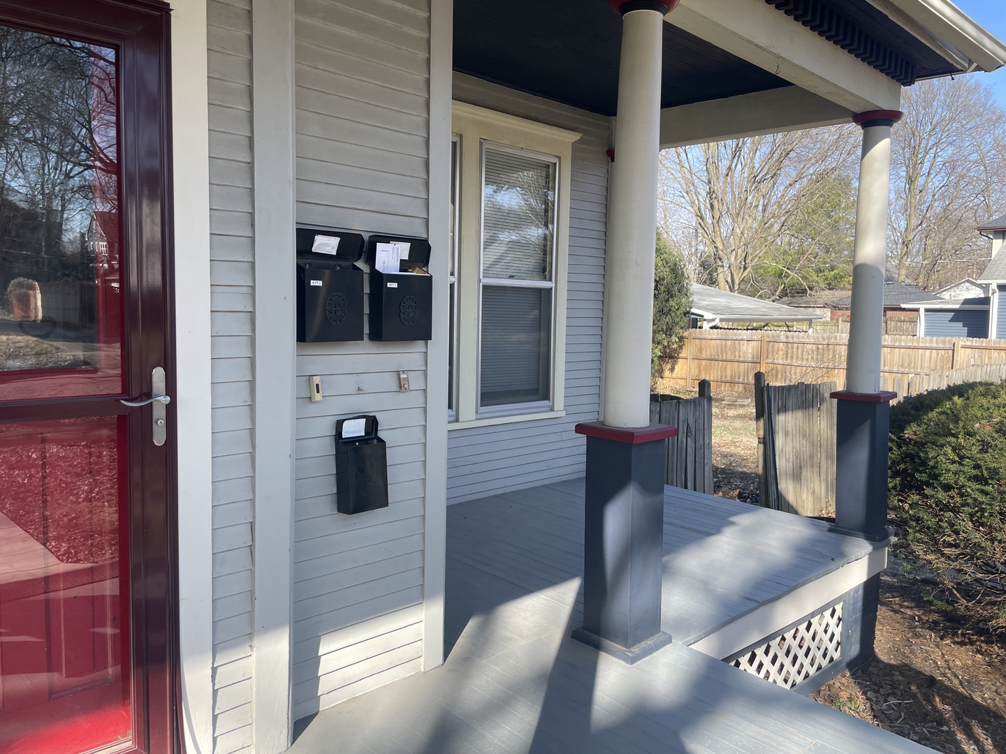 614 W Hill Street Property Photo 4