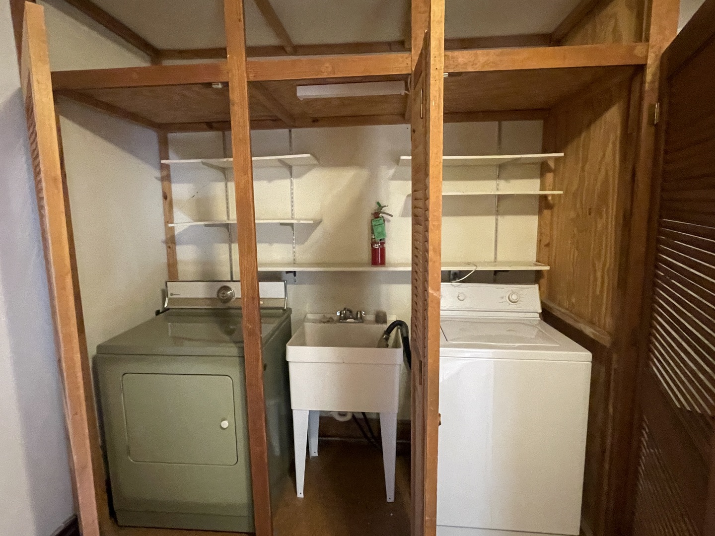 614 W Hill Street Property Photo 20