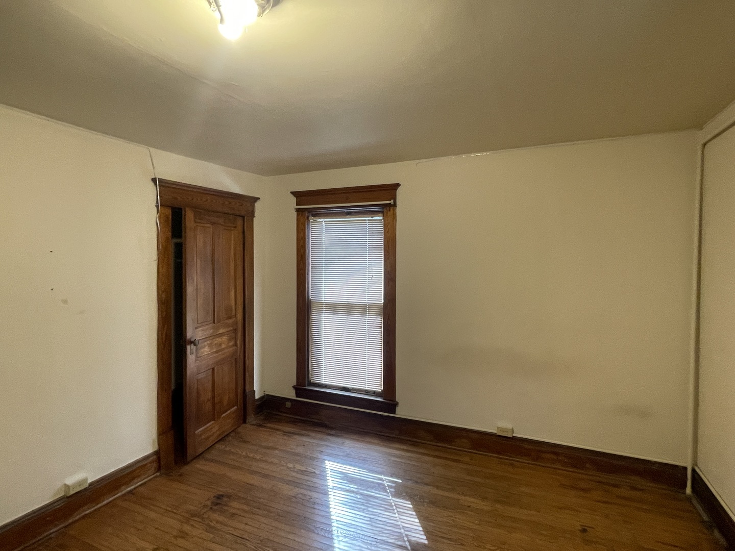 614 W Hill Street Property Photo 21
