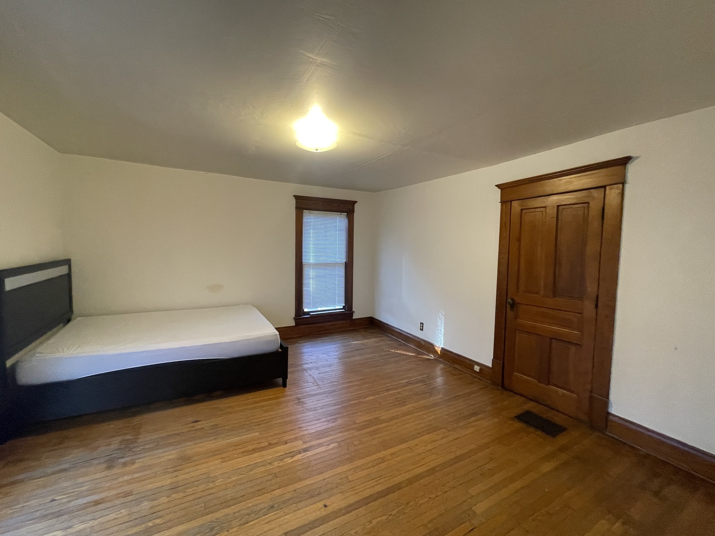 614 W Hill Street Property Photo 26
