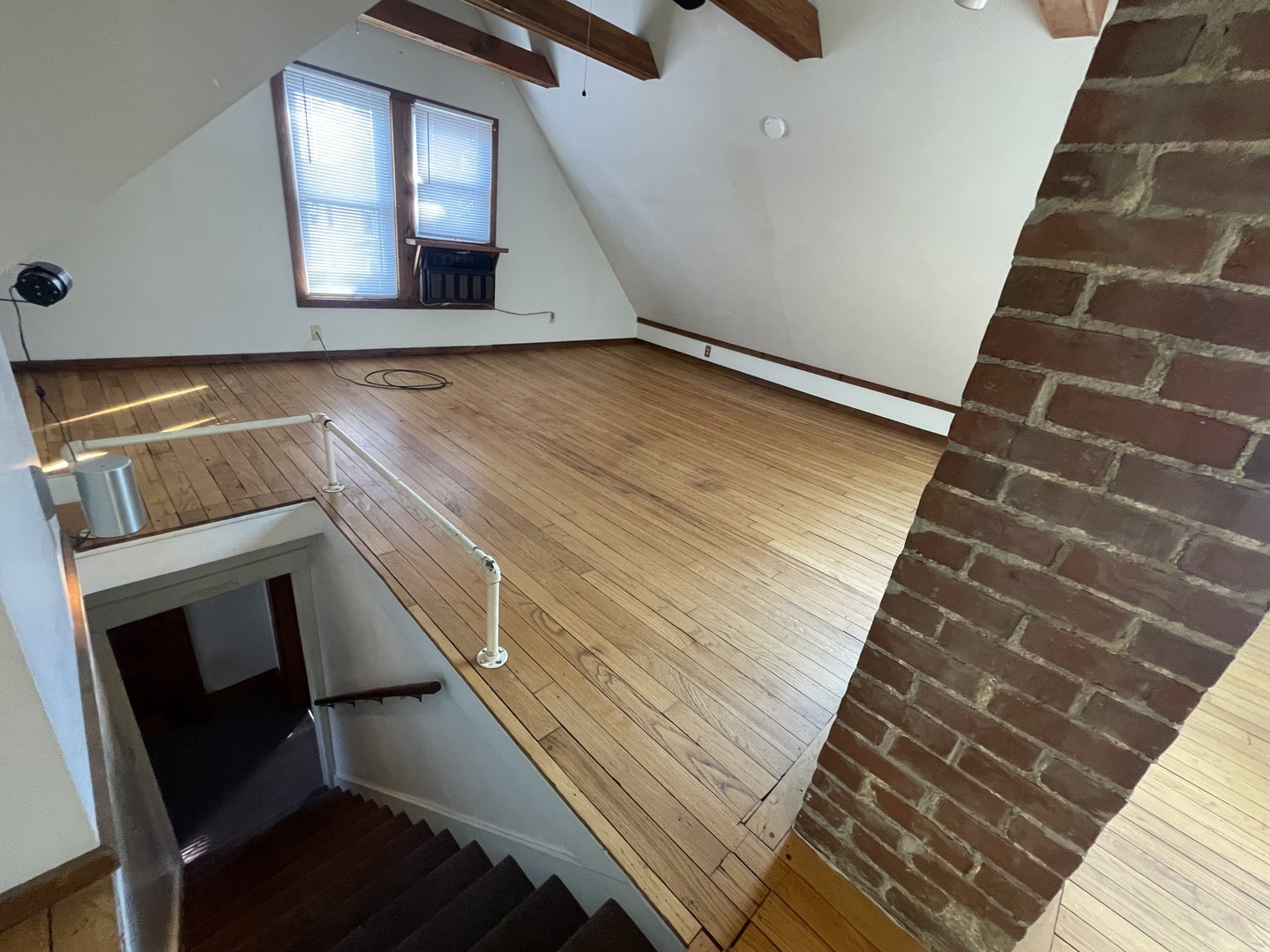 614 W Hill Street Property Photo 35