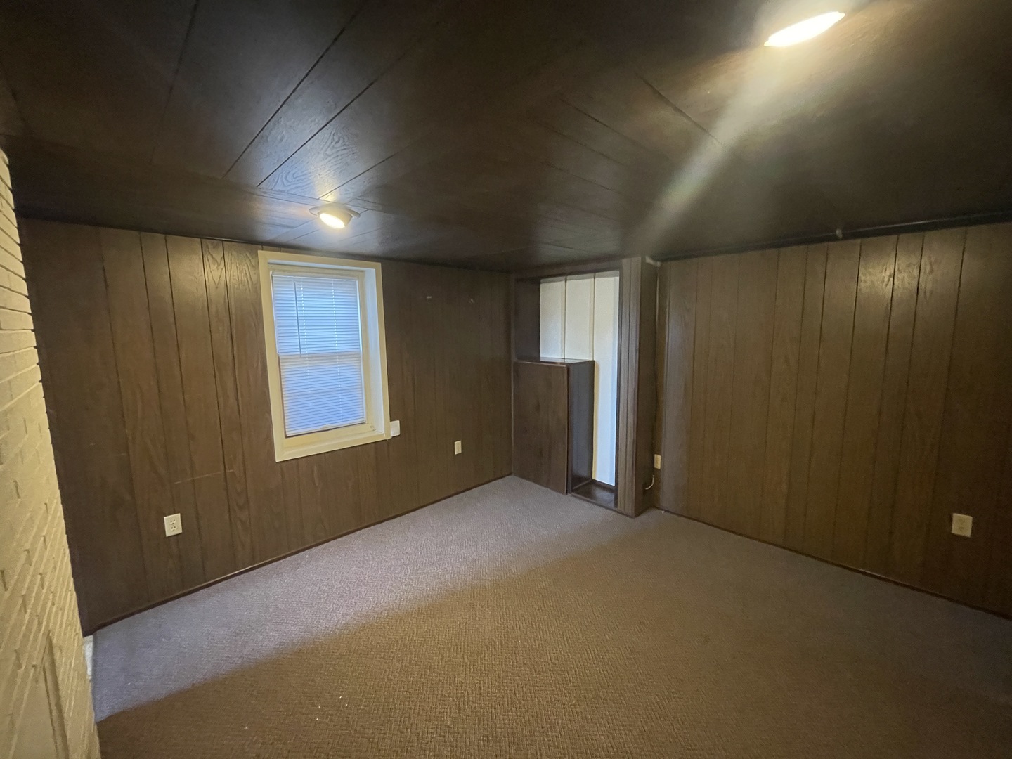 614 W Hill Street Property Photo 39