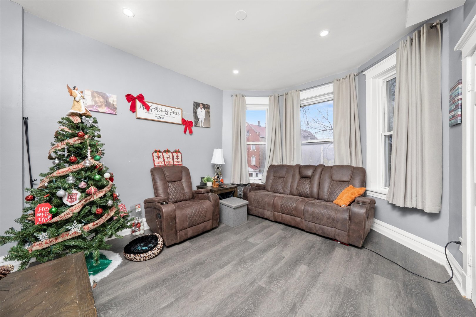 2405 S Troy Street Property Photo 5