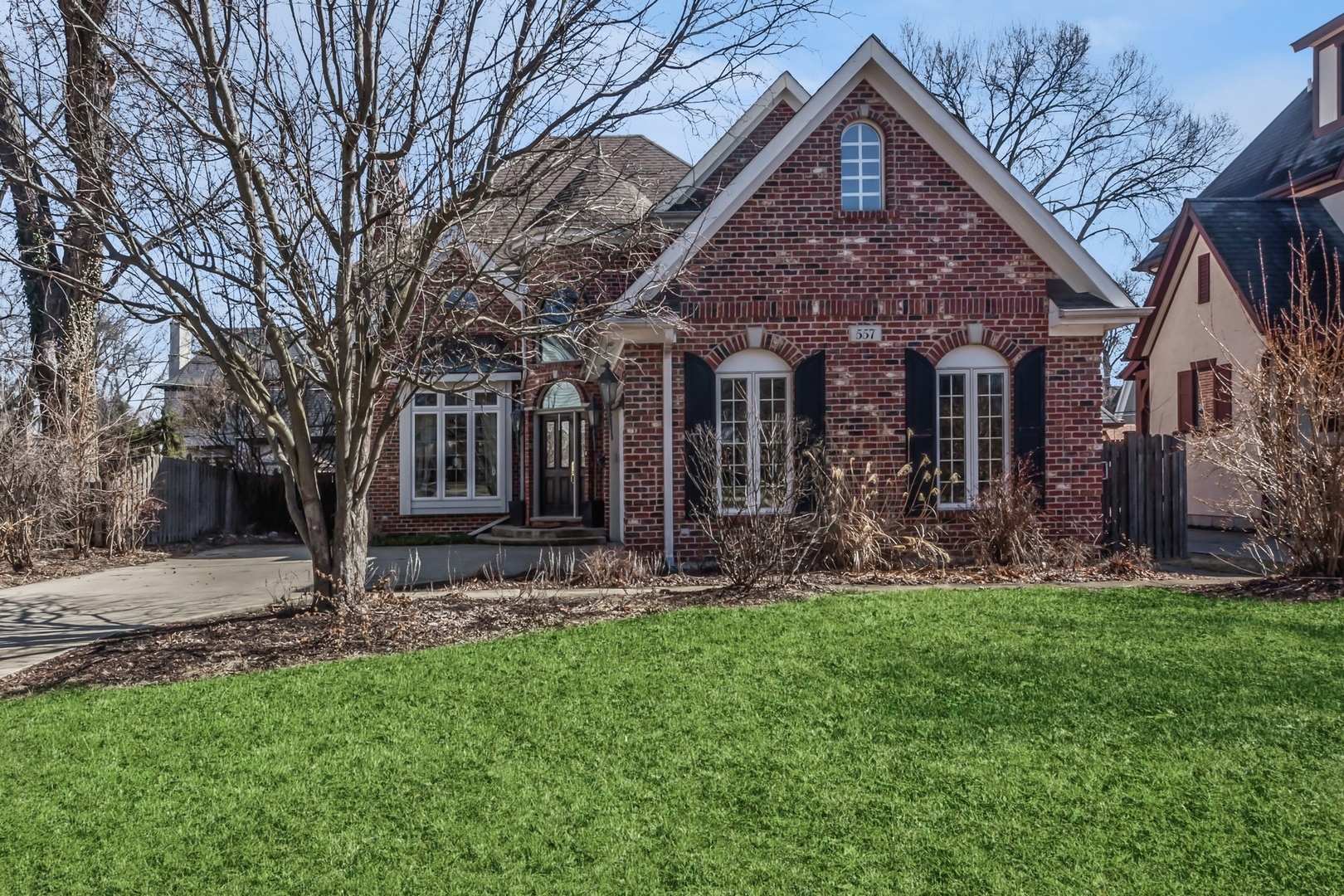 557 N County Line Road Property Photo