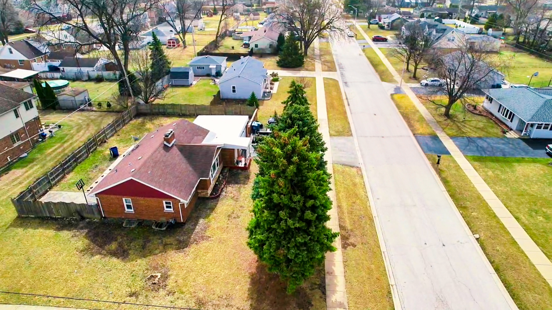 8005 Mobile Avenue Property Photo
