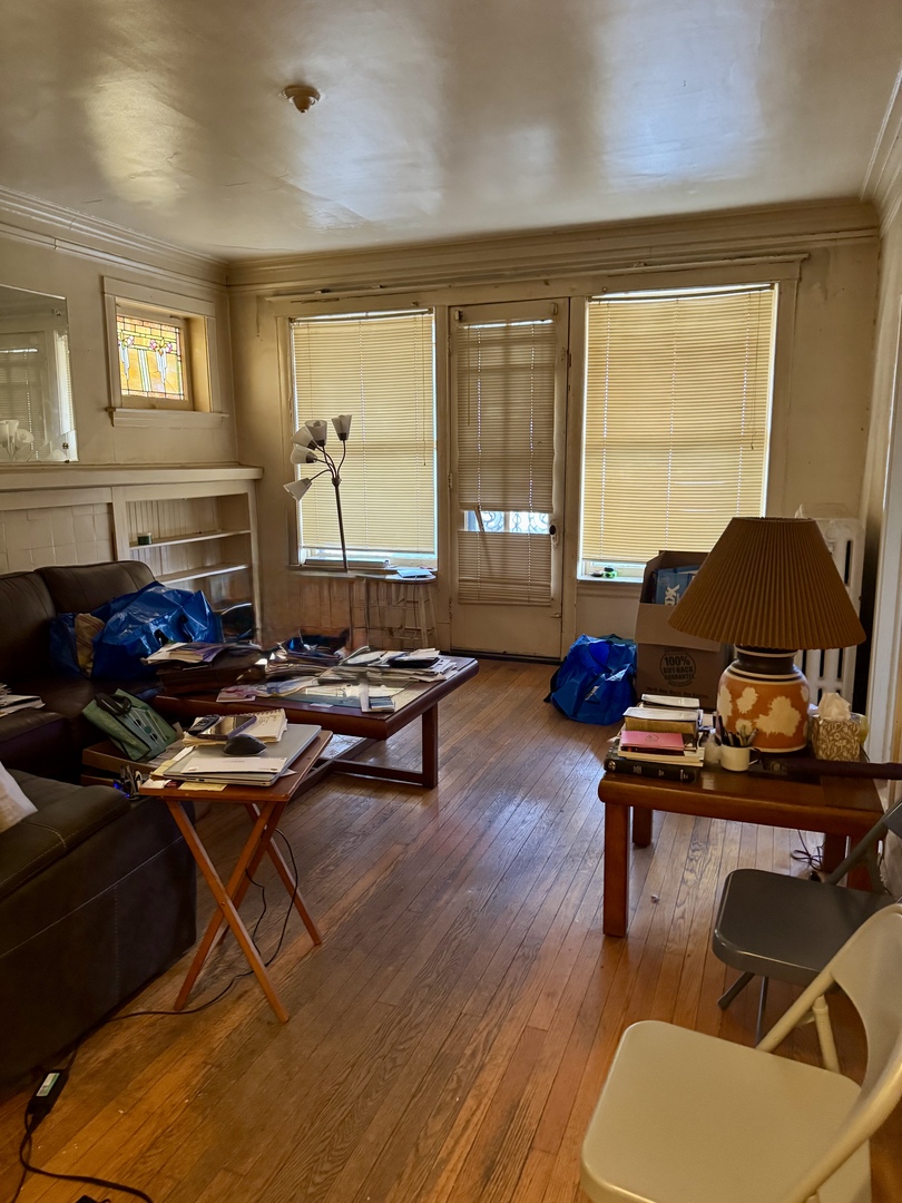 7116 S King Drive Property Photo 2
