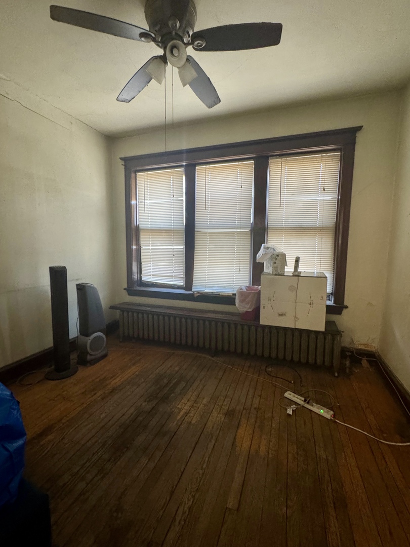 7116 S King Drive Property Photo 4