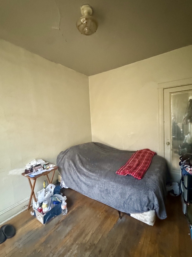 7116 S King Drive Property Photo 5