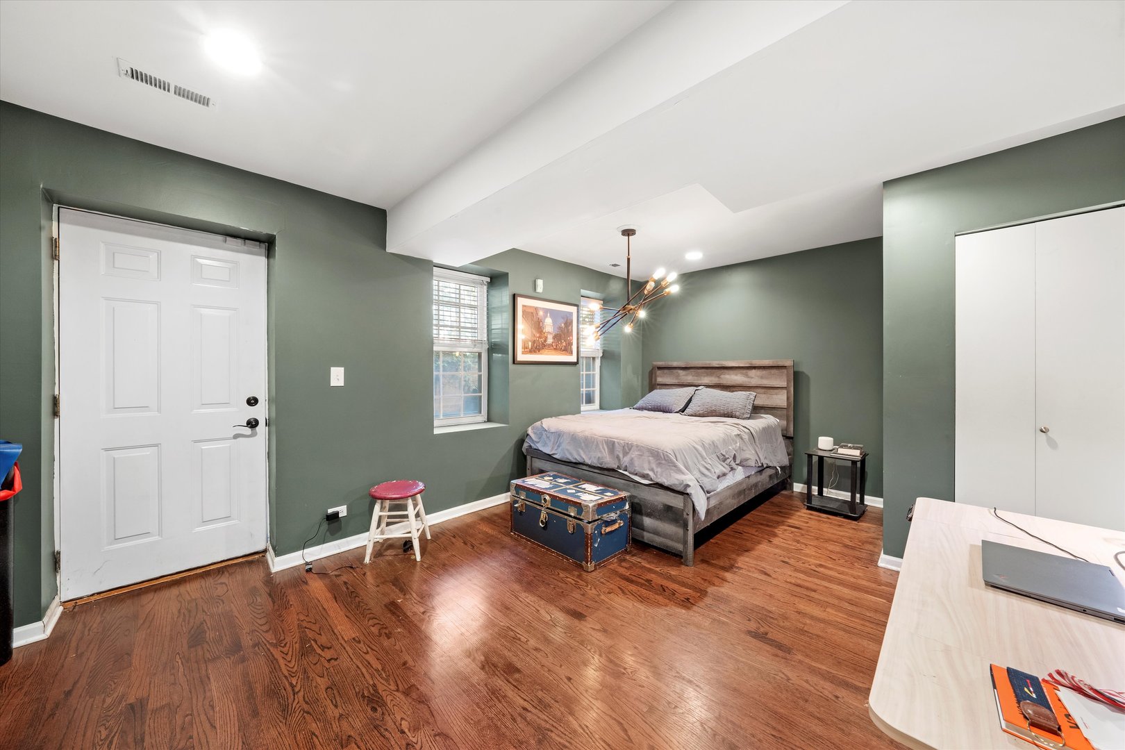 1545 N Bosworth Avenue 1w Property Photo 8