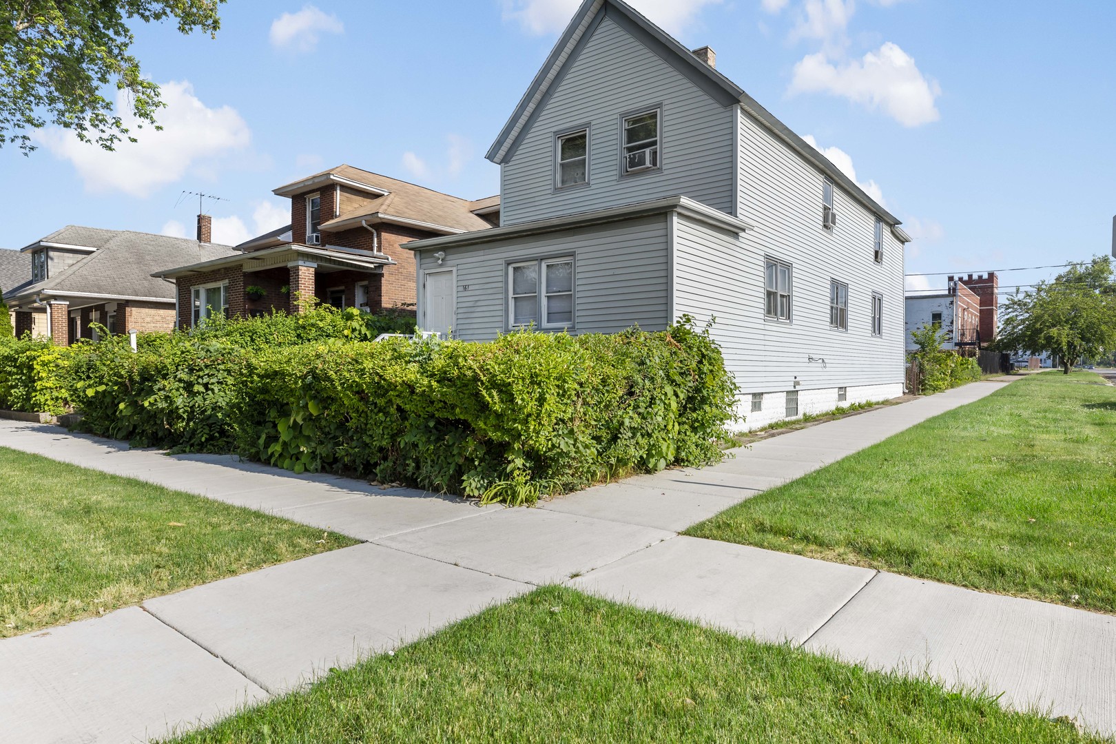 161 E 25th Street Property Photo 1