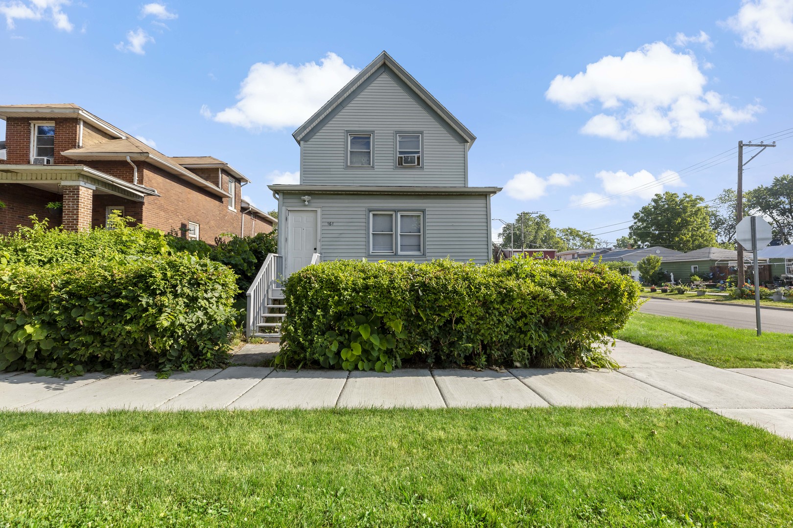 161 E 25th Street Property Photo 2