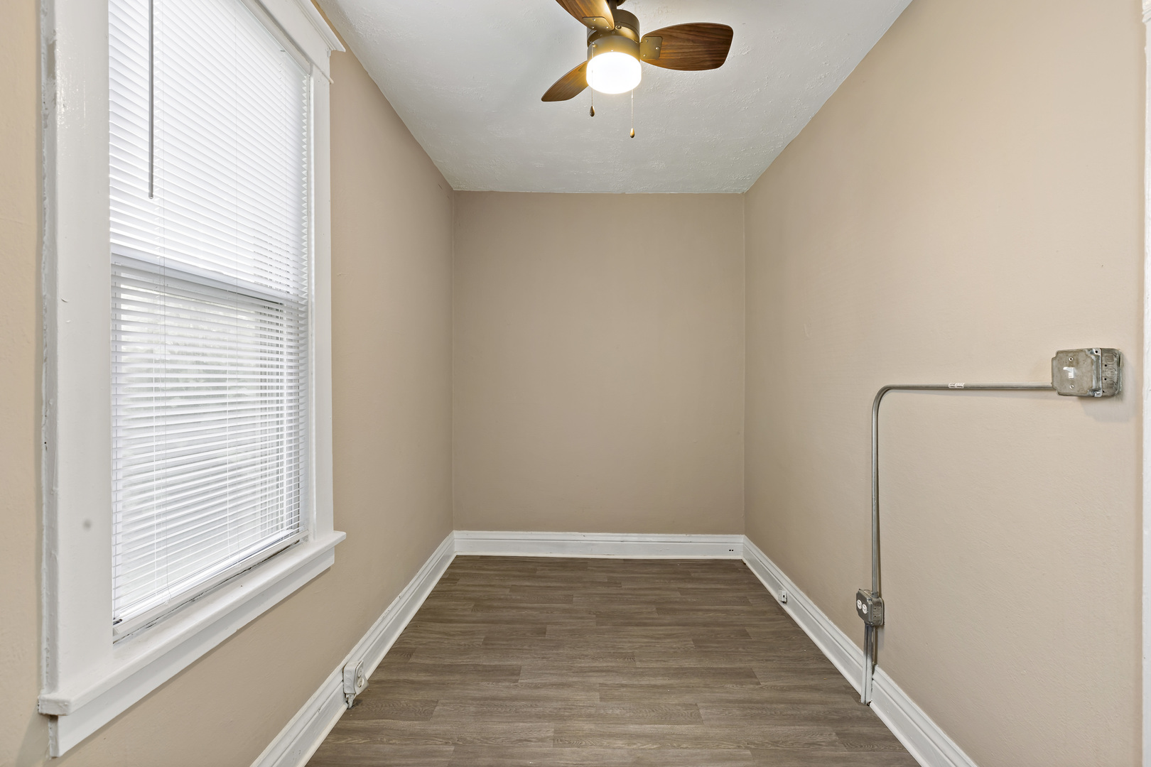 161 E 25th Street Property Photo 3