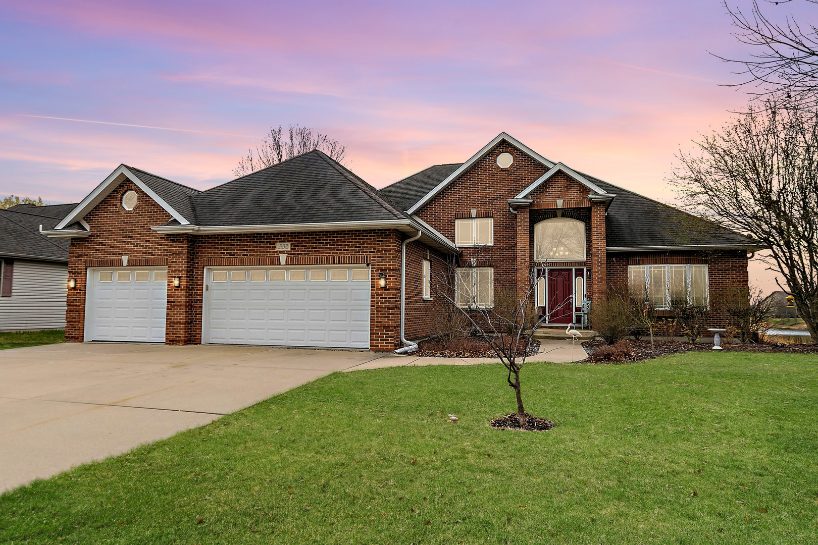 332 Kingsbury Drive Property Photo