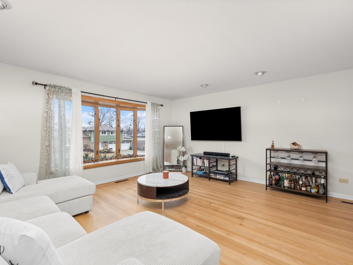 5737 150th Place Property Photo 4
