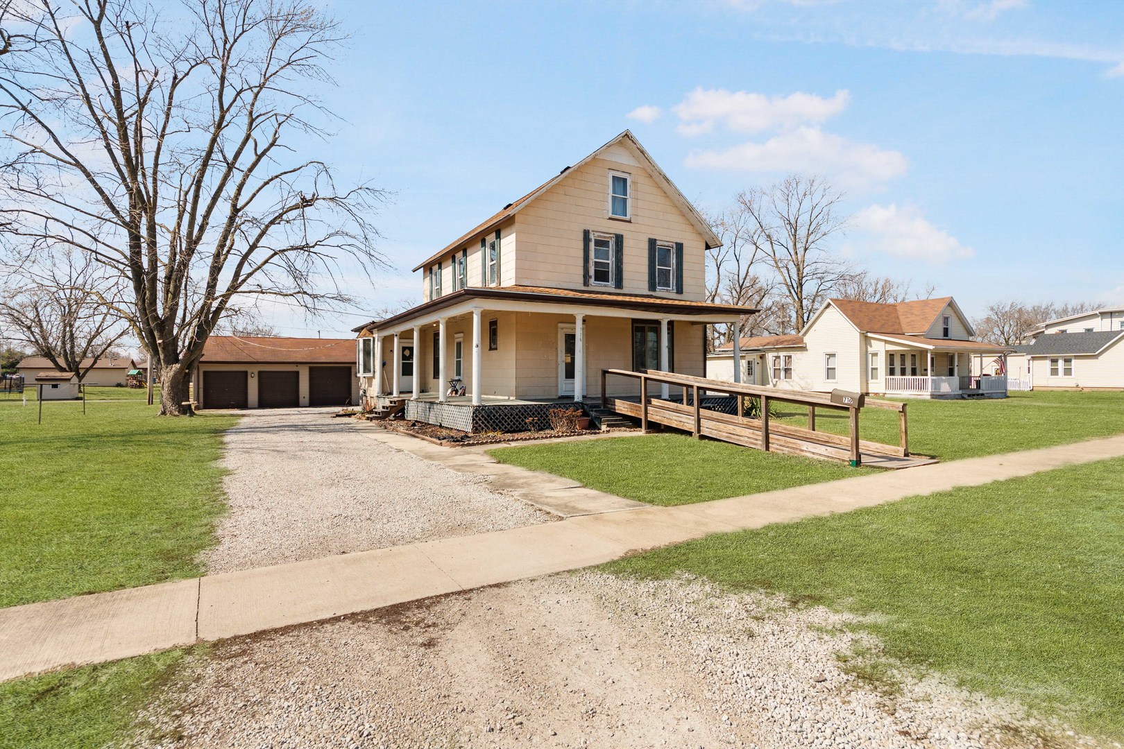 716 Locust Street Property Photo