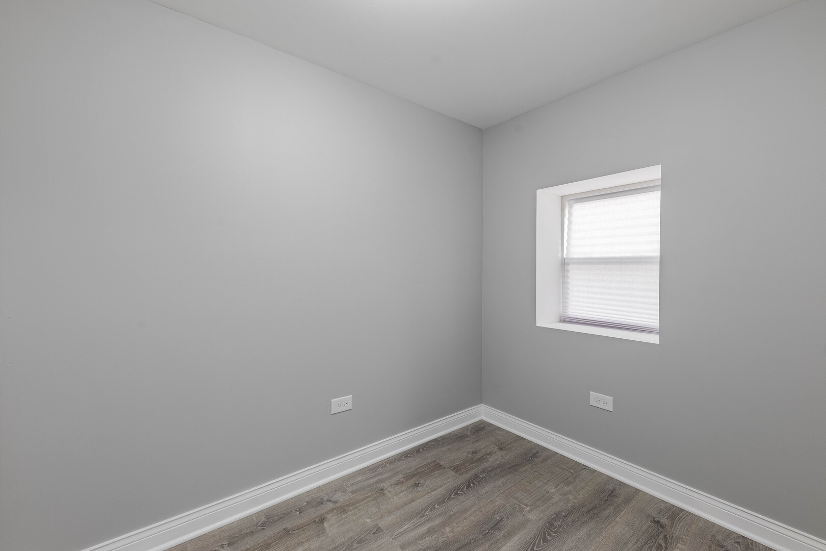 1934 S Hamlin Avenue Property Photo 9