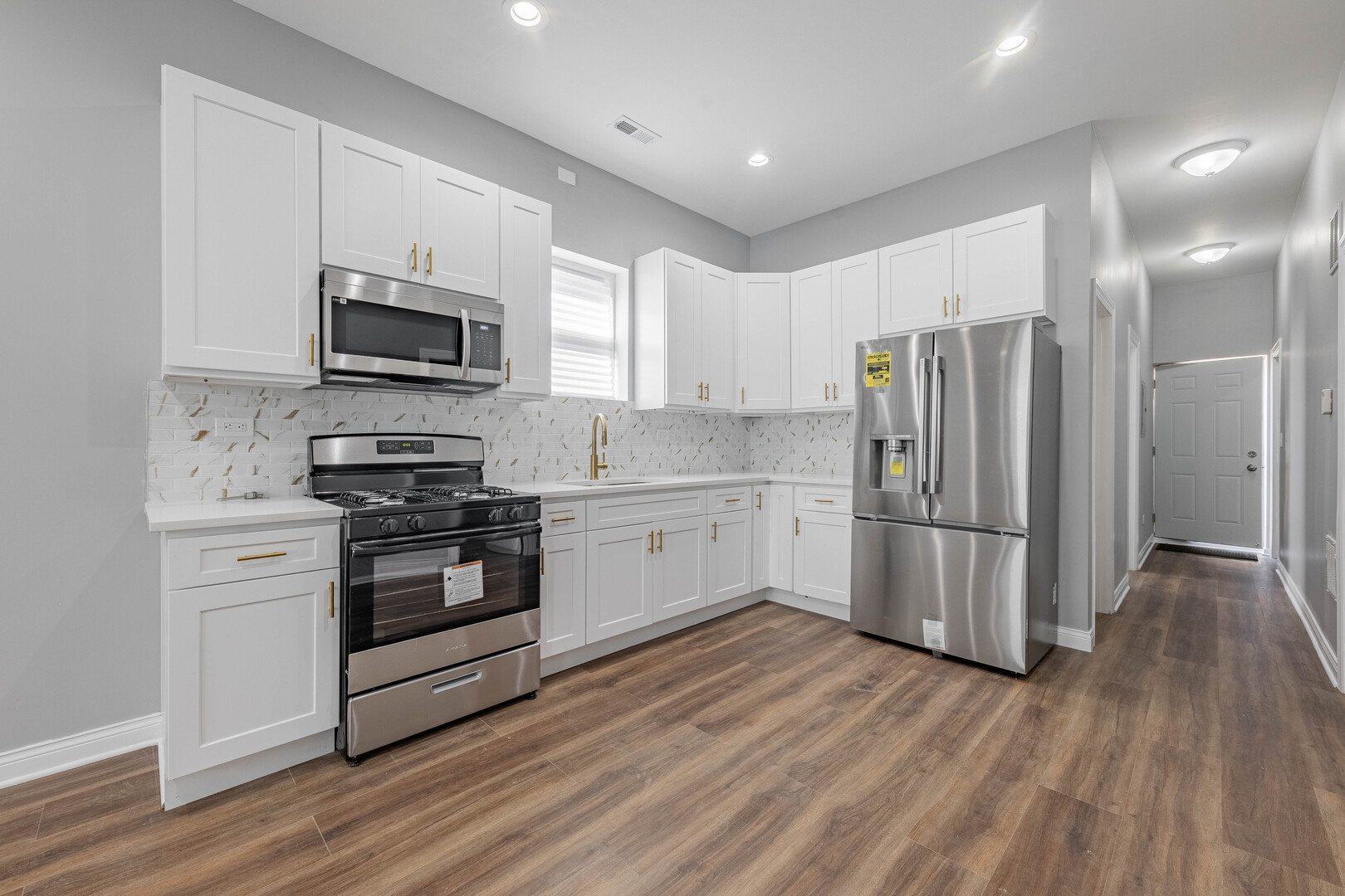 1934 S Hamlin Avenue Property Photo 12