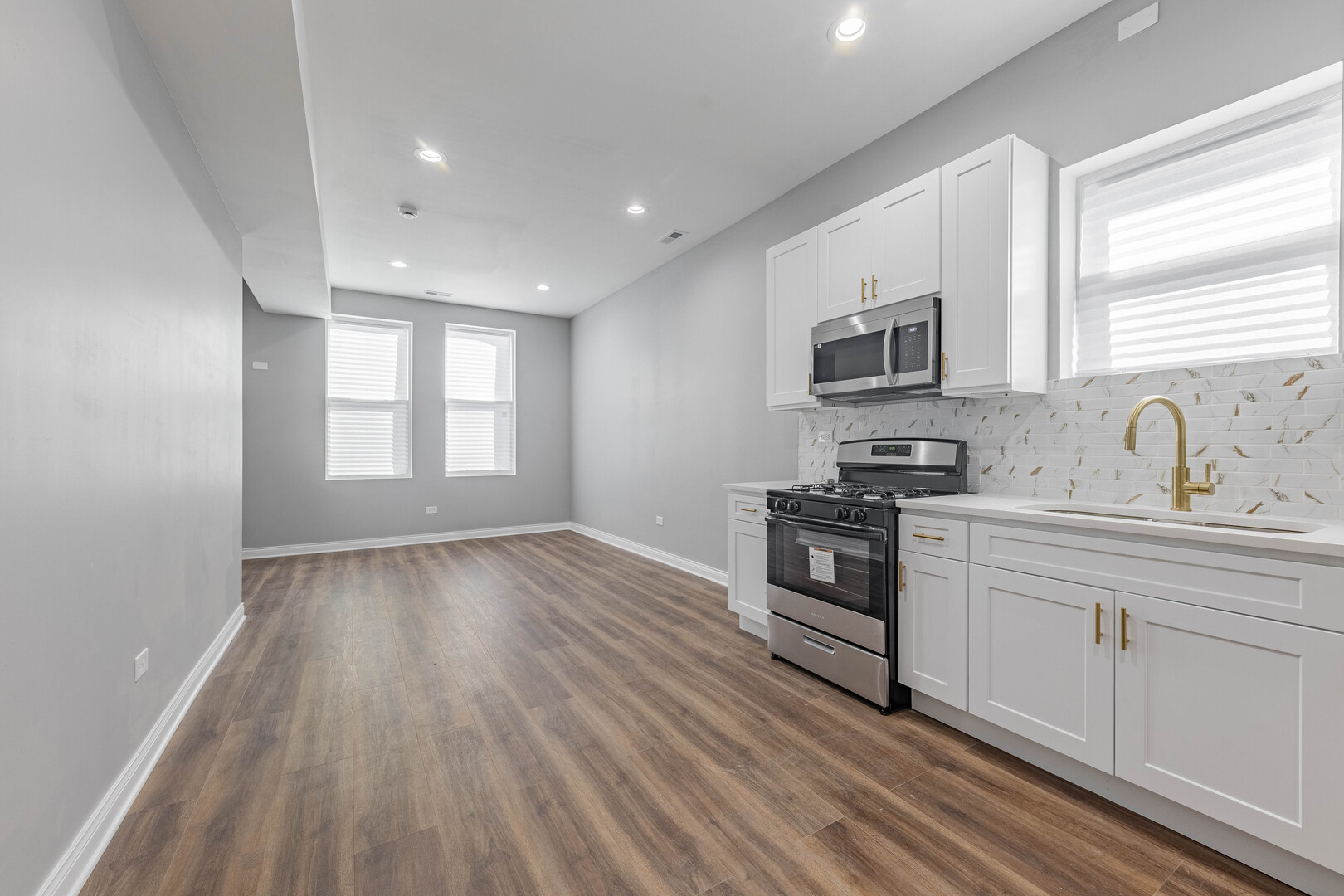 1934 S Hamlin Avenue Property Photo 13