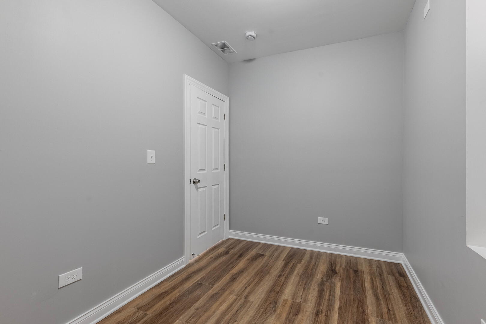 1934 S Hamlin Avenue Property Photo 14