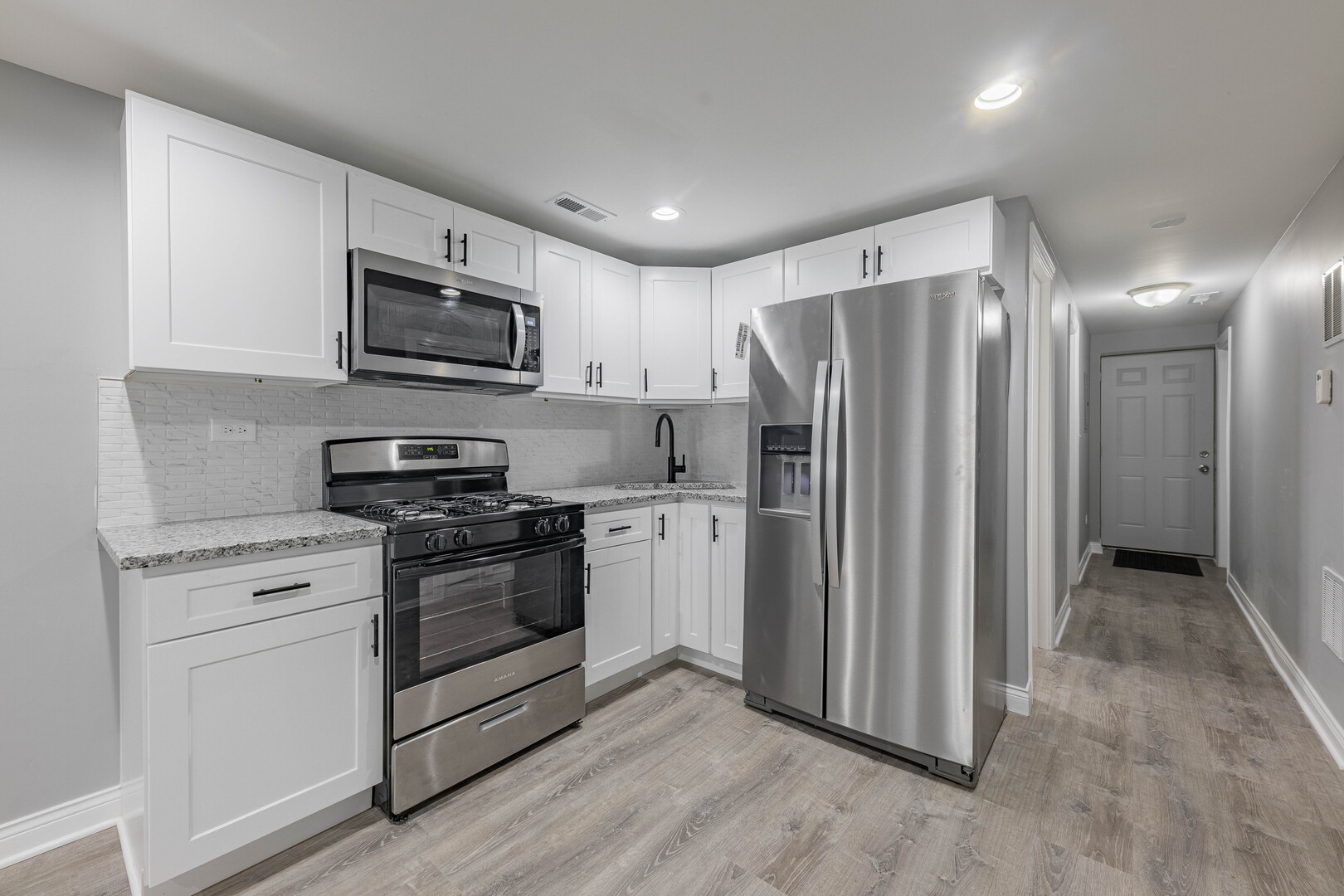 1934 S Hamlin Avenue Property Photo 27