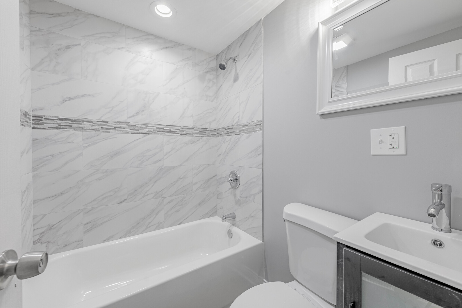 1934 S Hamlin Avenue Property Photo 29