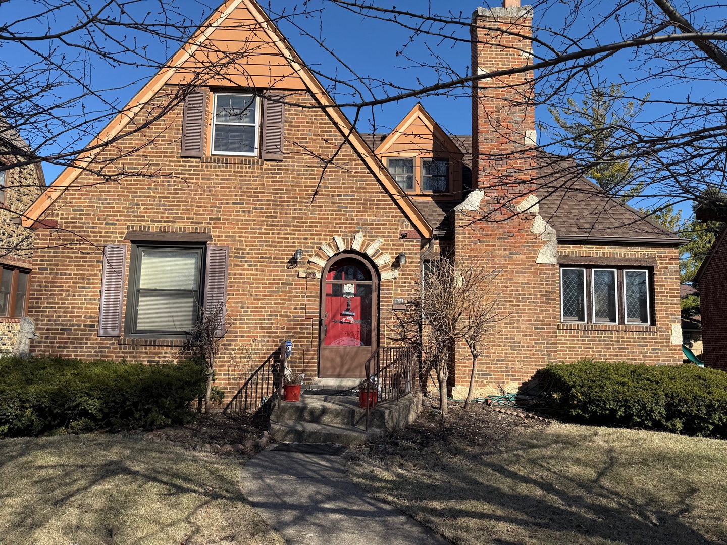 229 East Avenue Property Photo
