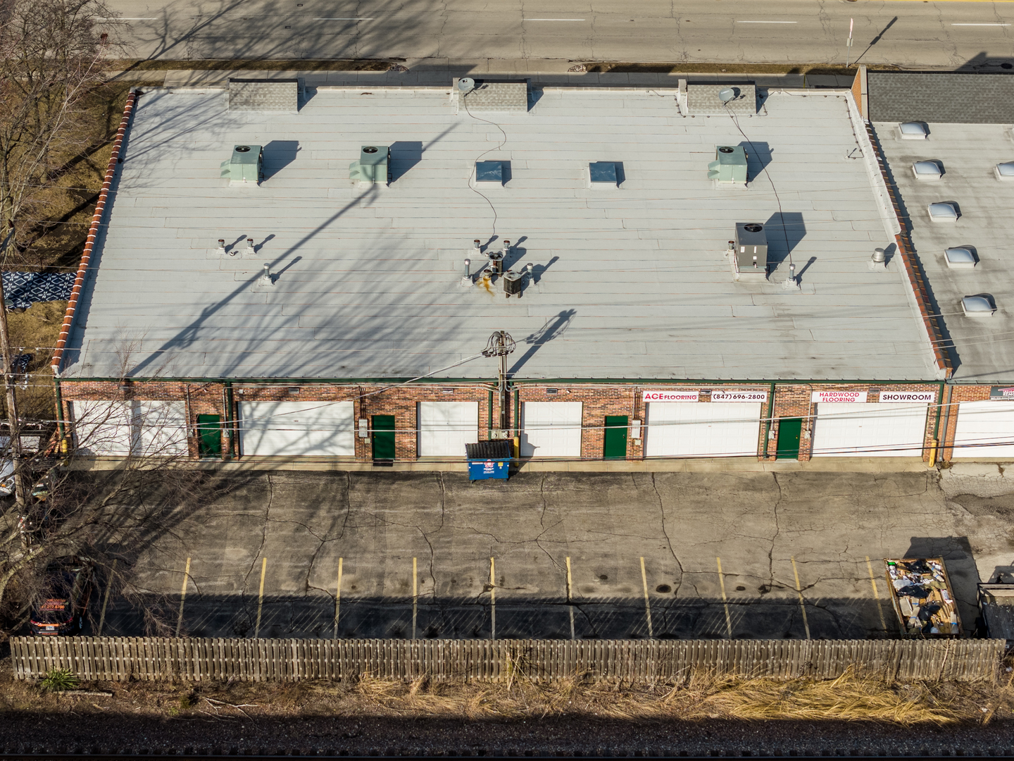 1024 Busse Highway Property Photo 6