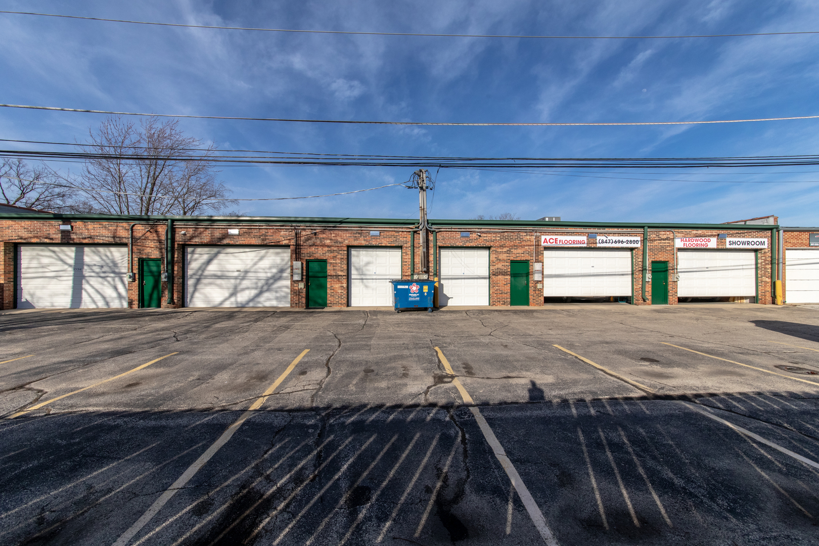 1024 Busse Highway Property Photo 12