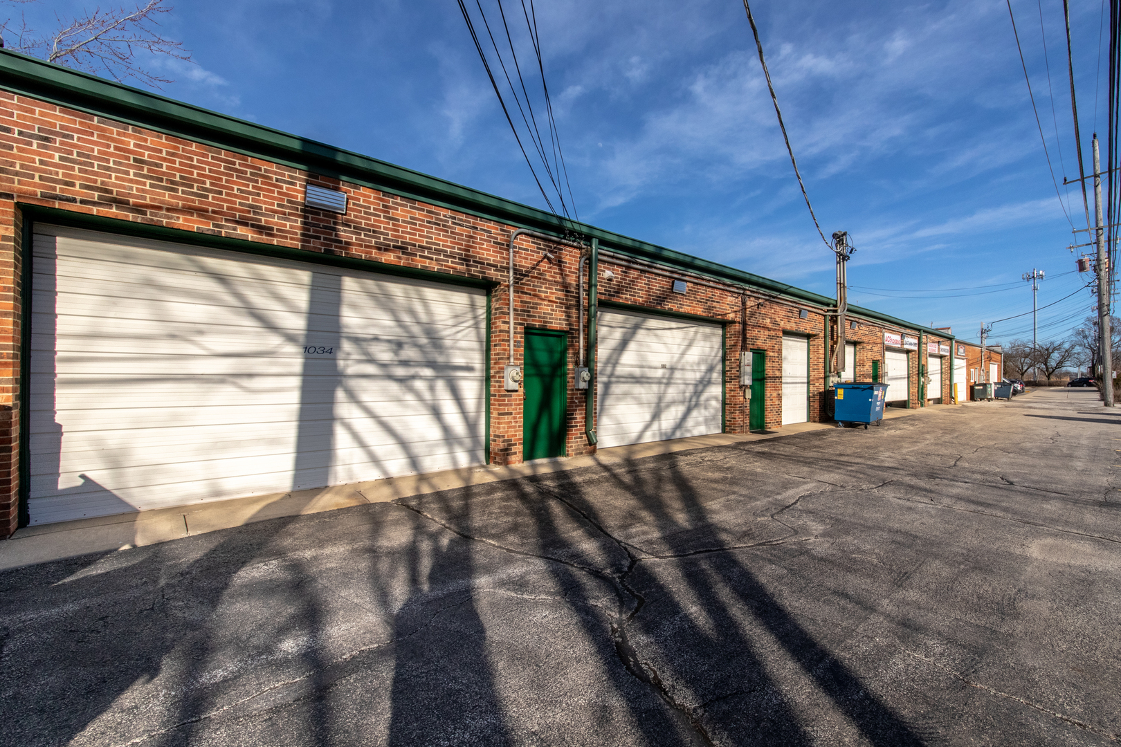 1024 Busse Highway Property Photo 13