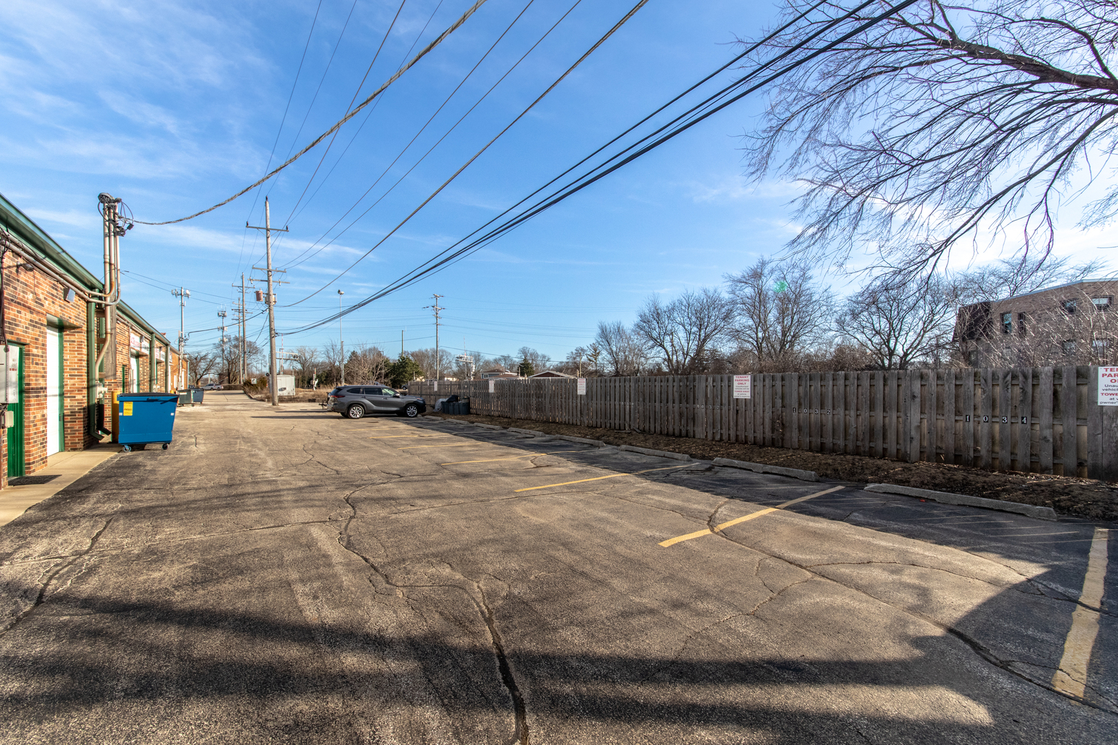 1024 Busse Highway Property Photo 14